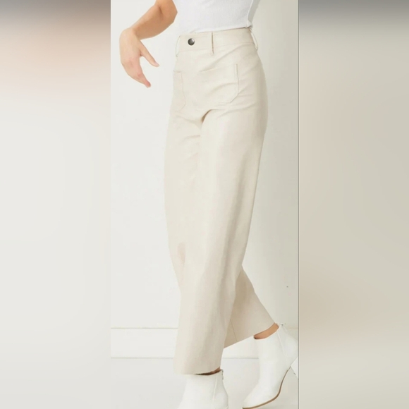 LIZARD THICKET Cream color faux leather wide leg ankle pants. Size Med NWT - Picture 2 of 15